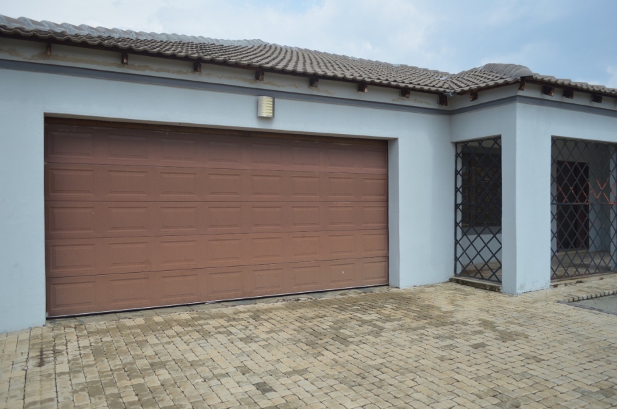 5 Bedroom Property for Sale in Flamwood North West
